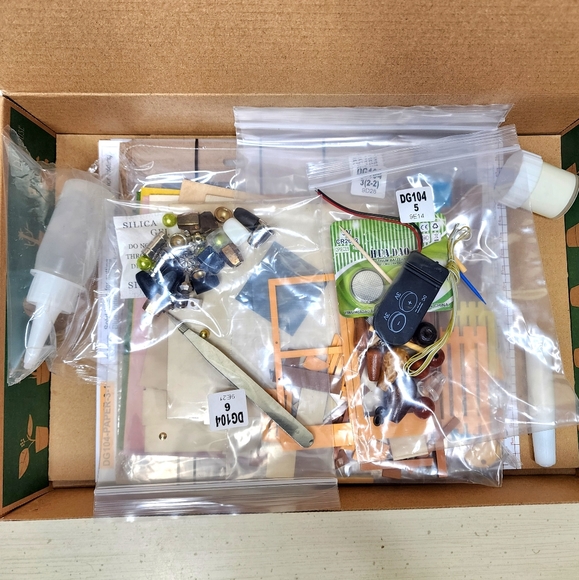 NIB Robotime Miniature Lighted House Kit DG104 Cathy's Flower House - Picture 5 of 10